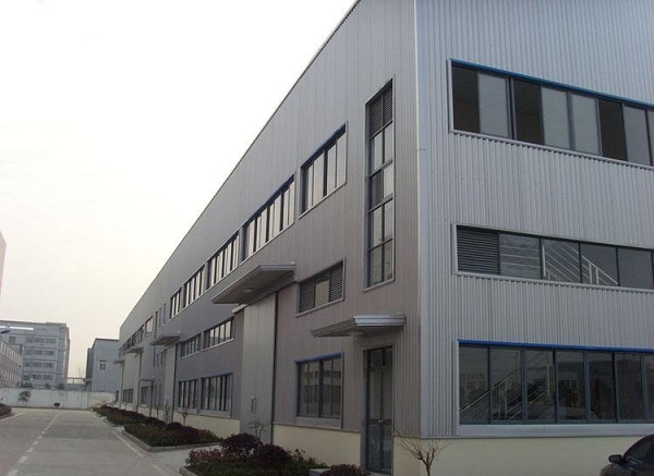 鋼結構廠房施工遇到特殊天氣，這4個問題要注意