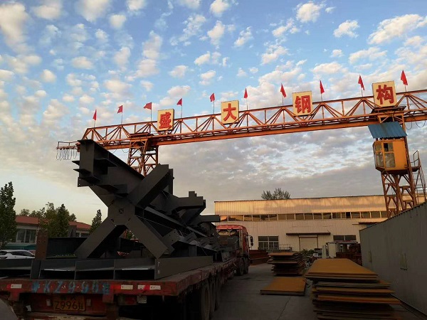 鋼結構加工中，起重機操作技術交底
