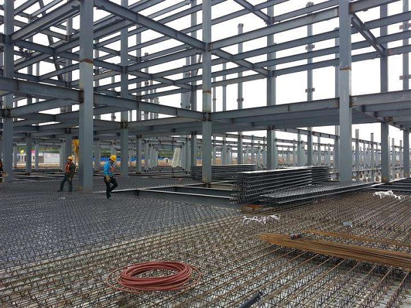 鋼筋桁架樓承板廠家：除了價格，你還需了解這些